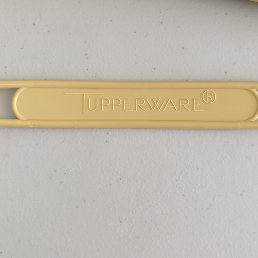 Tupperware Cake Carrier - Picture 4 of 8